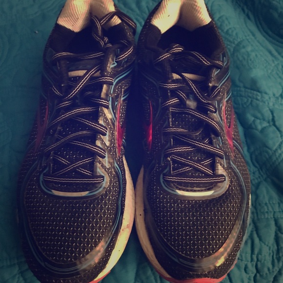 brooks brothers running shoes